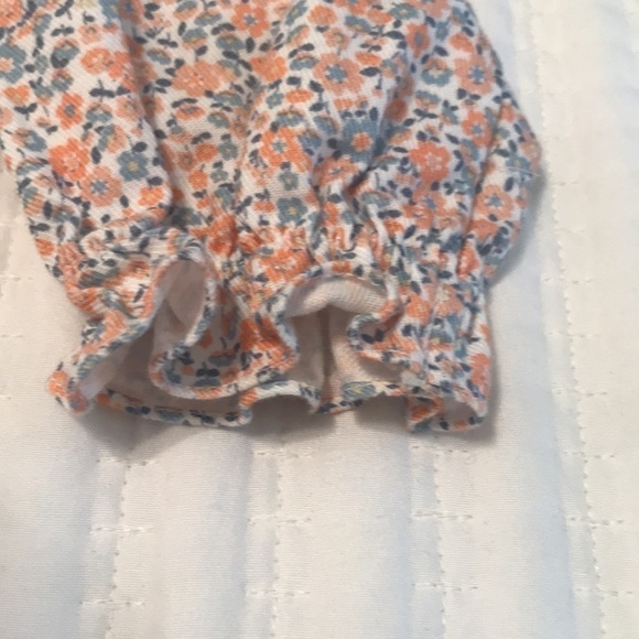 Claire & Charlie Orange Floral Ruffled Top Size 3T - Picture 5 of 9
